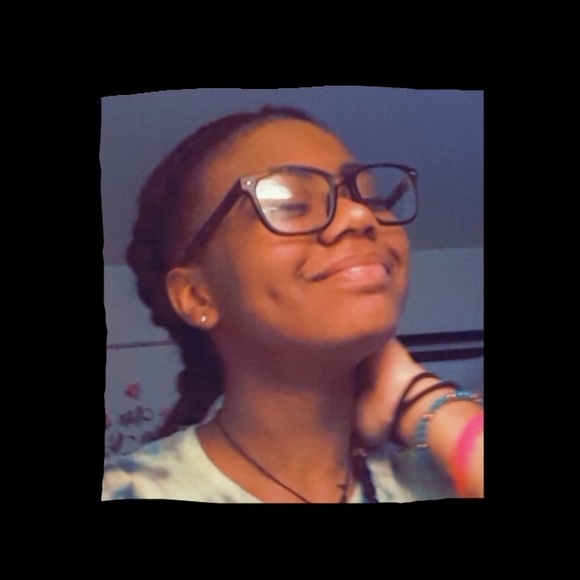 Meet your Posher, Honestly - Picture 1 of 1